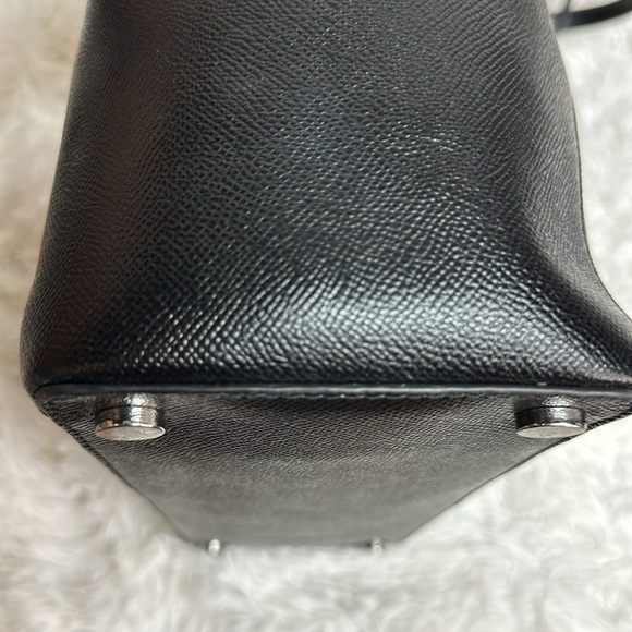 Maddie Medium Crossgrain Leather Tote Bag - Picture 7 of 16